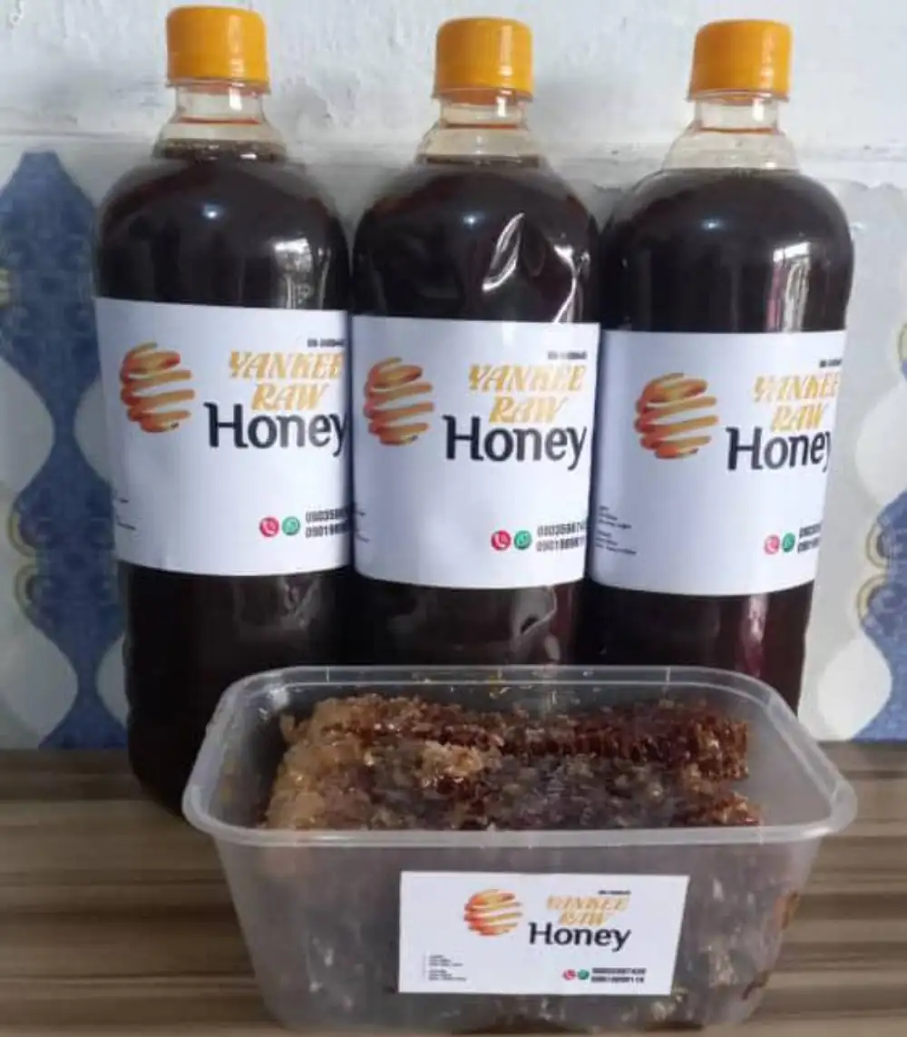 Raw Honey with Natural Honeycomb