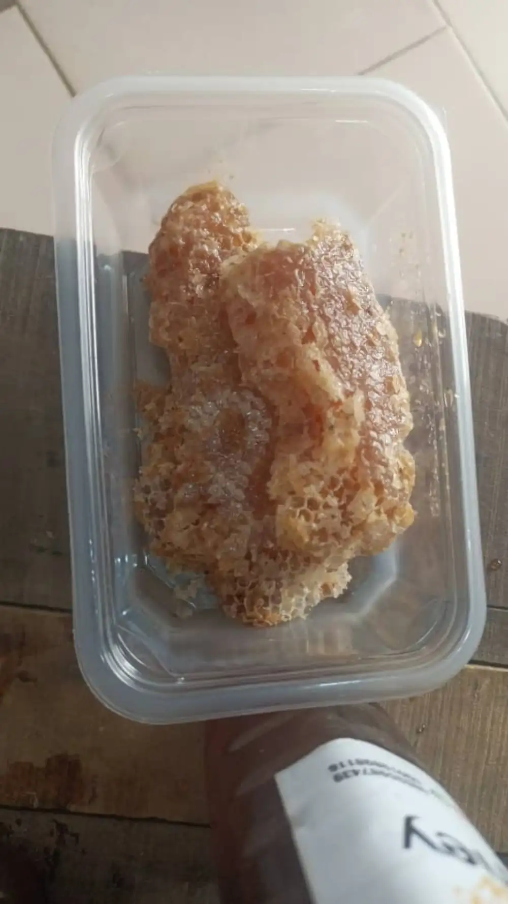Yankee raw honeycomb in a clear container